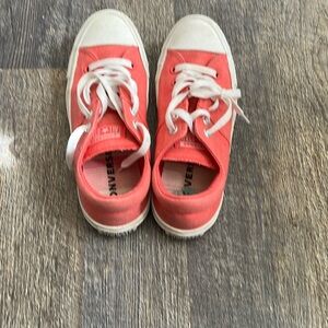 Pink converse